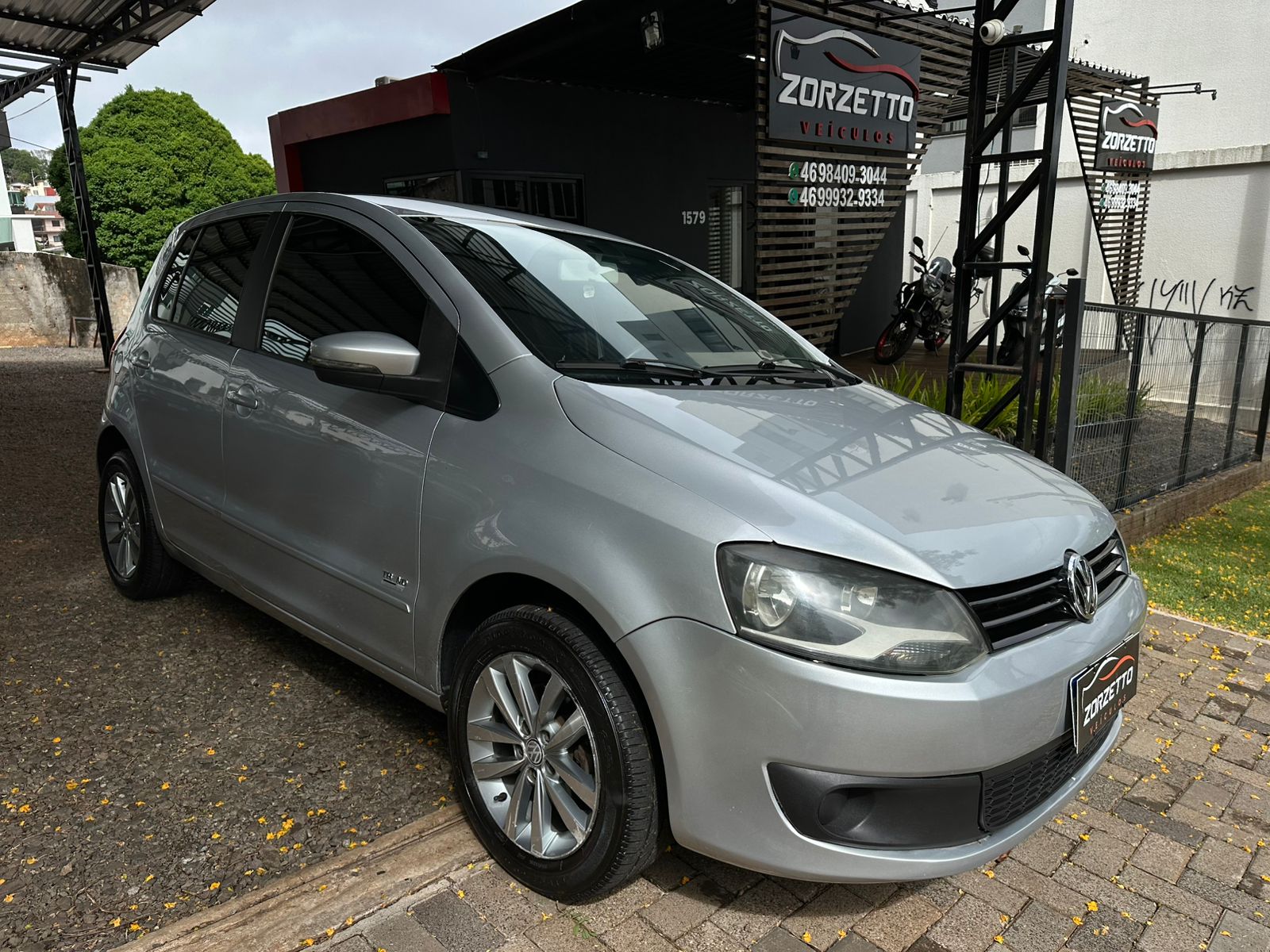 Volkswagen Fox 1.6 Flex - Completo